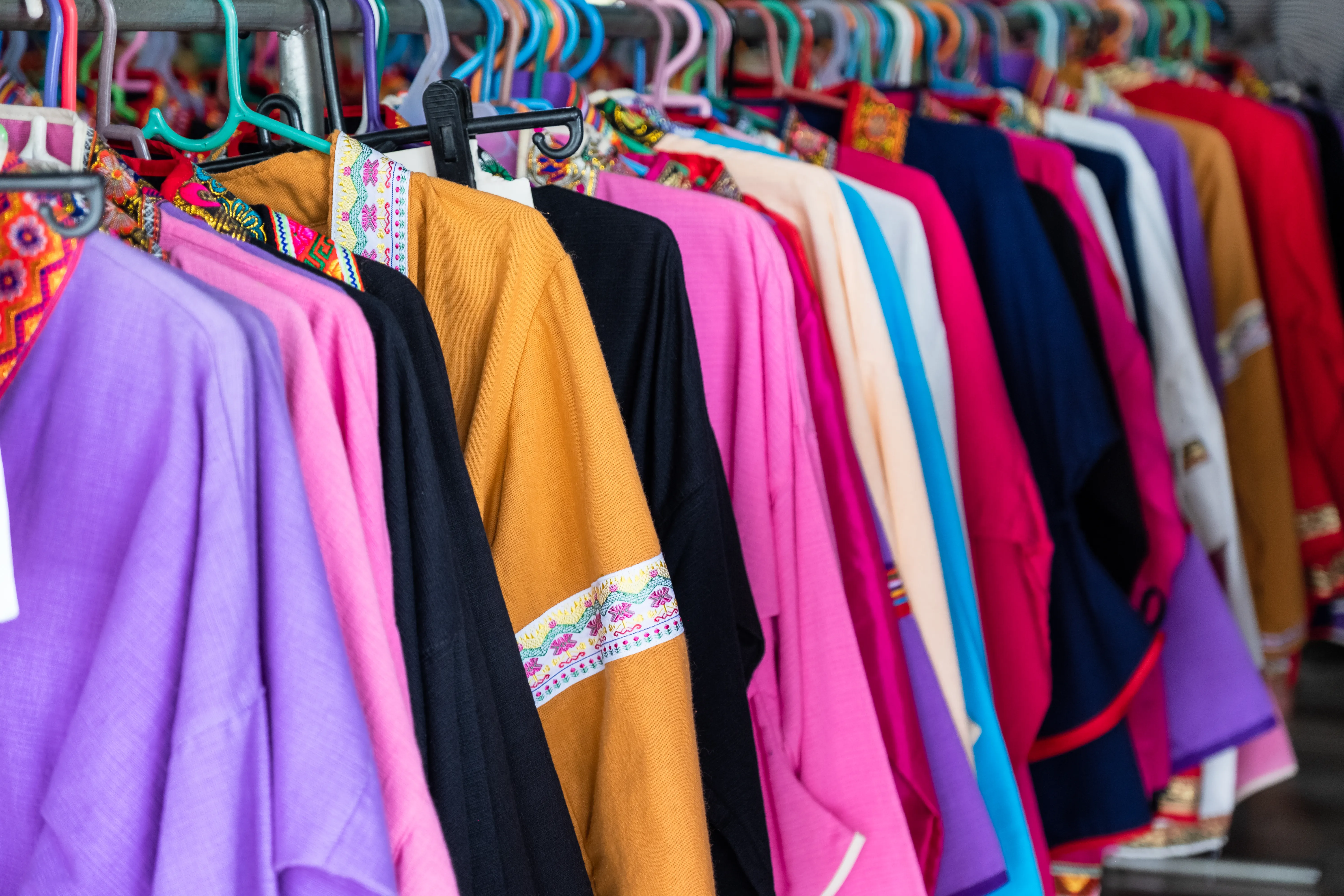 A leading garment manufacturing company is facing problem in  supply chain visibility.